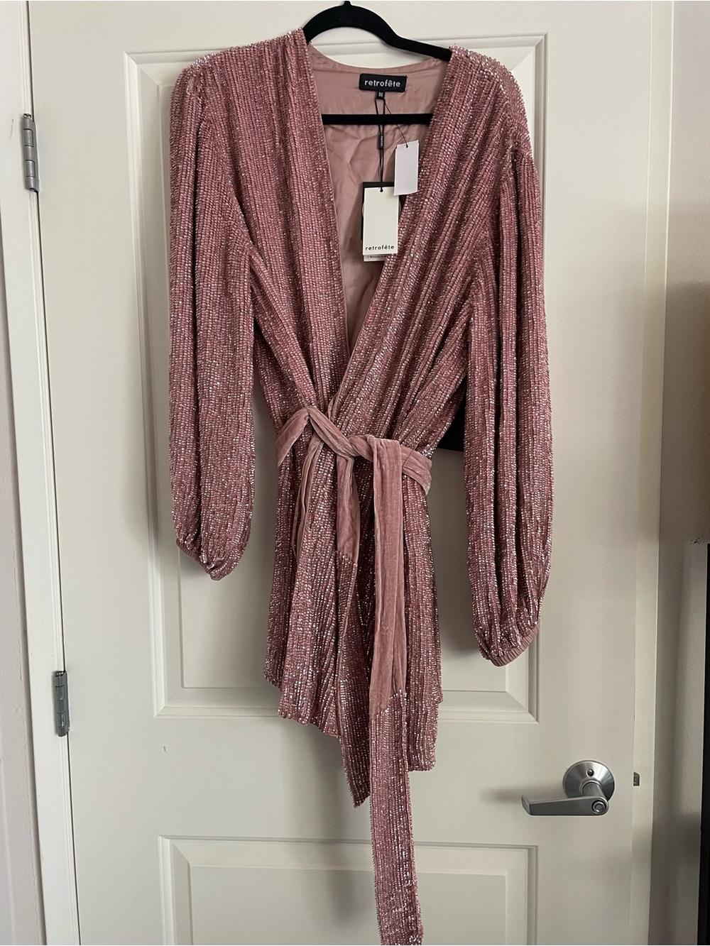 New Retrofete Pink Gabrielle Sequin Long Sleeve Belted Womens Robe Size Medium